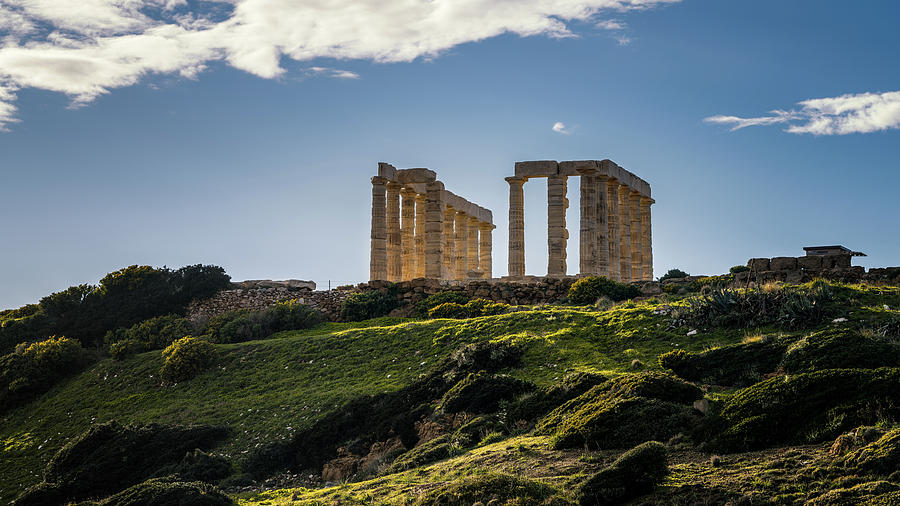 Temple of Poseidon i Photograph by James Billings