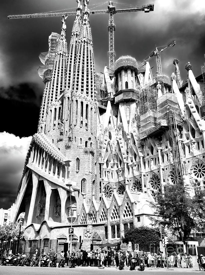 Templo Expiatorio de la Sagrada Familia in Barcelona Photograph by John Rizzuto