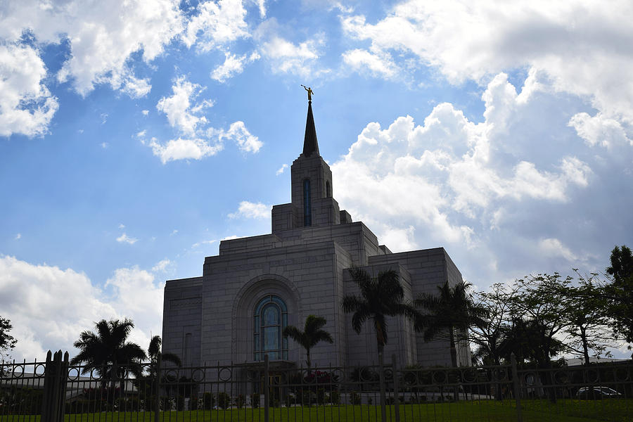 Templo Mormon San Salvador Photograph By Totto Ponce - Pixels