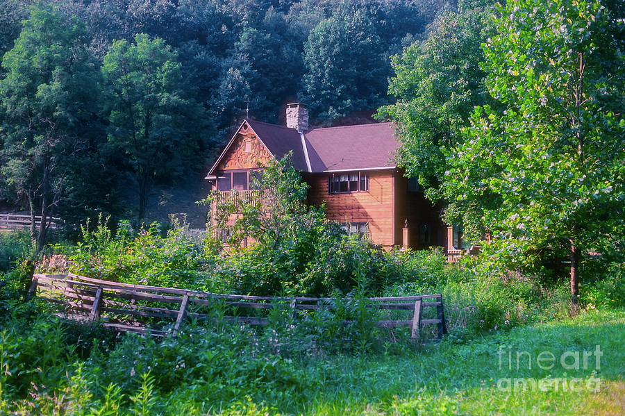 Tennessee Mountain Home Photograph by Bob Phillips
