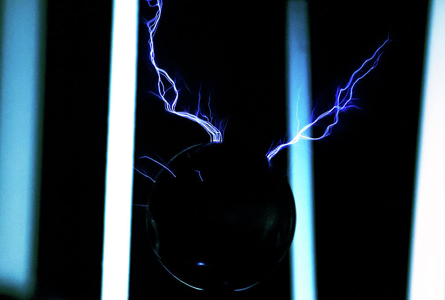 Tesla Coil 6 by Tyson Kinnison Tesla Coil 6 by Tyson Kinnison