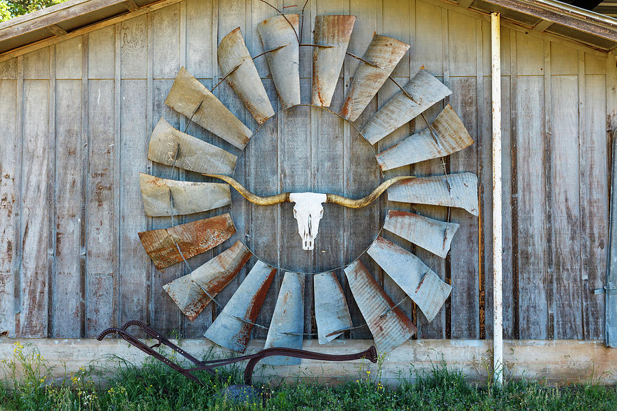 Texas barn art Photograph by Raul Rodriguez
