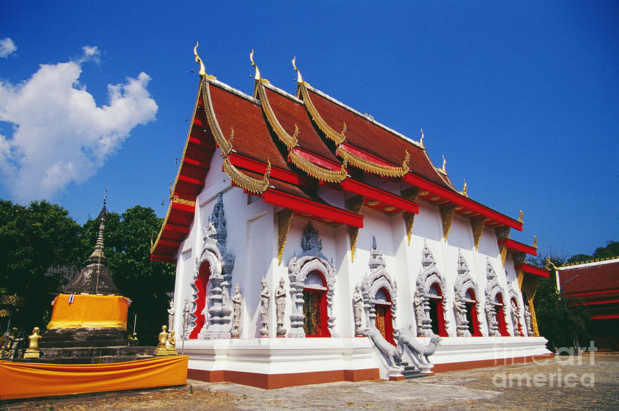 Thailand, Wat Doi Tung Photograph by Bill Brennan - Printscapes