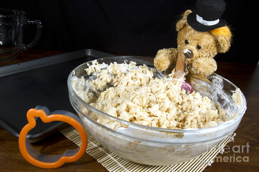 Thanksgiving Bear Making Puffed Rice Cereal Treats Photograph by Karen Foley