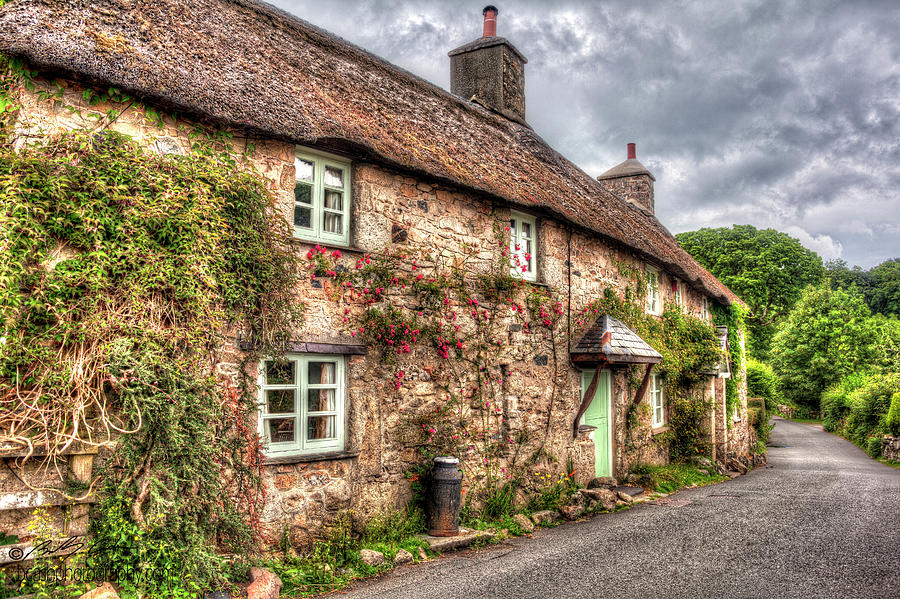 Thatched cottage 03 Photograph by B Cash
