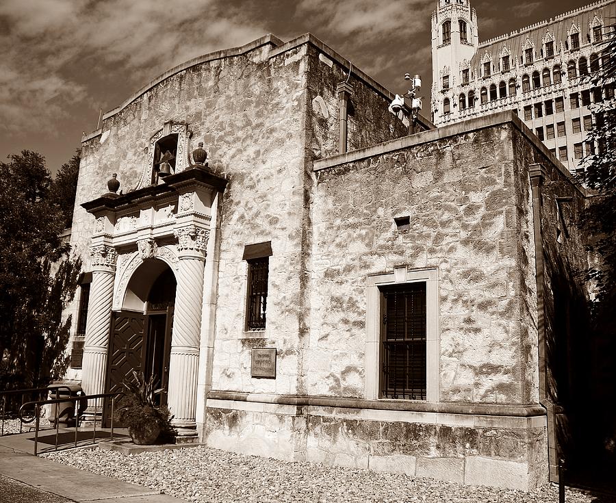 The Alamo Photograph by Thomas Medaris