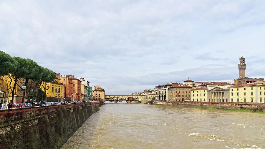 The Arno at Central Florence Photograph by Allan Van Gasbeck
