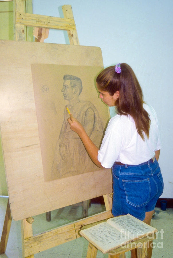 Cienfuegos Photograph - The Artist by Bob Phillips