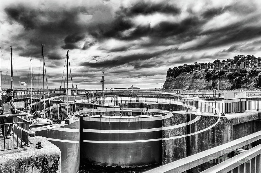 The Barrage Ellipses Mono Photograph by Steve Purnell