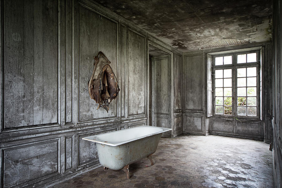 The bathroom tub - urban decay Photograph by Dirk Ercken