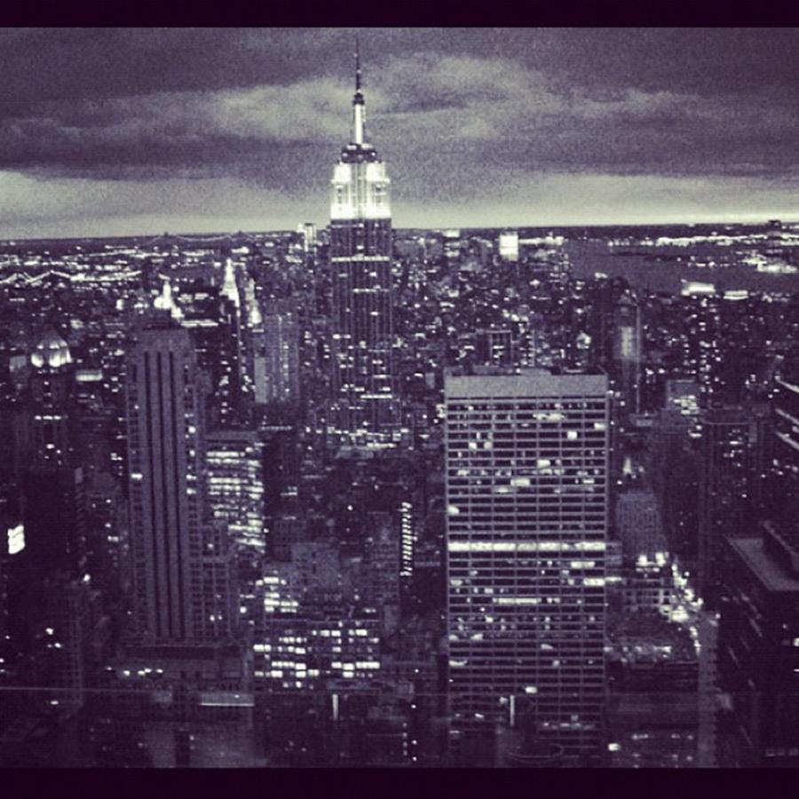 City Photograph - The Big 🍎. #newyork #newyorkcity by Ashley Eyndhoven