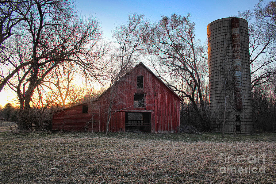 The Big Red Barn Photograph By Michelle Spaulding