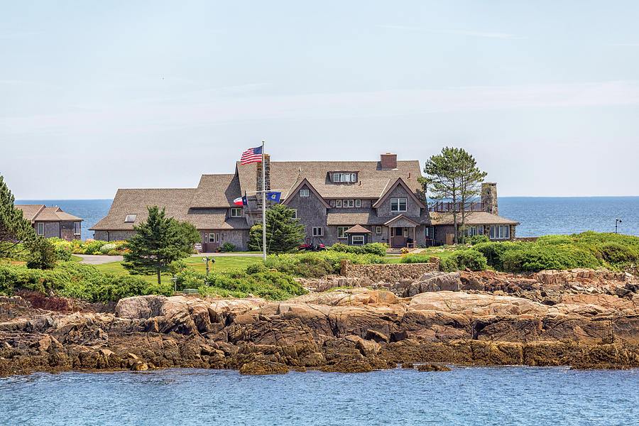 George H W Bush Photograph - The Bush Family Compound on Walkers Point by Brian MacLean