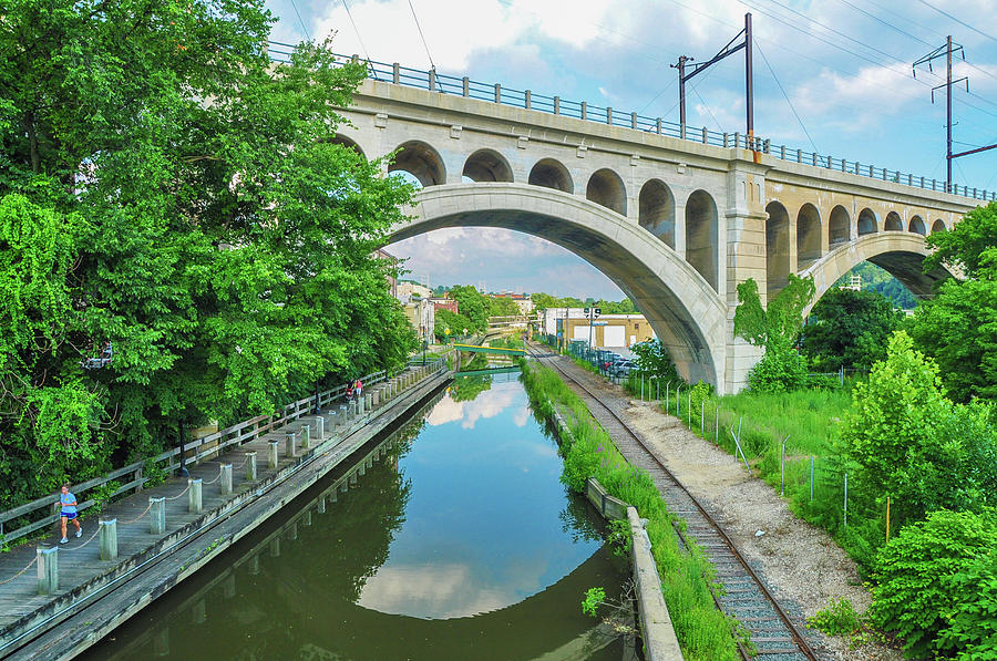 Summer Photograph - The Canal in Manayunk in Summer by Bill Cannon