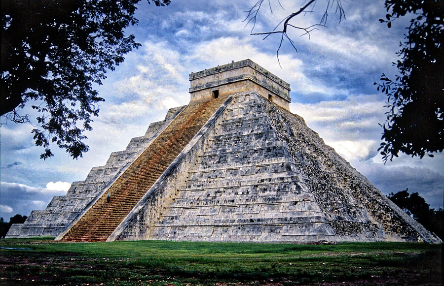 The Castle - El Castillo, Chichen Itza Photograph by Agustin Uzarraga ...