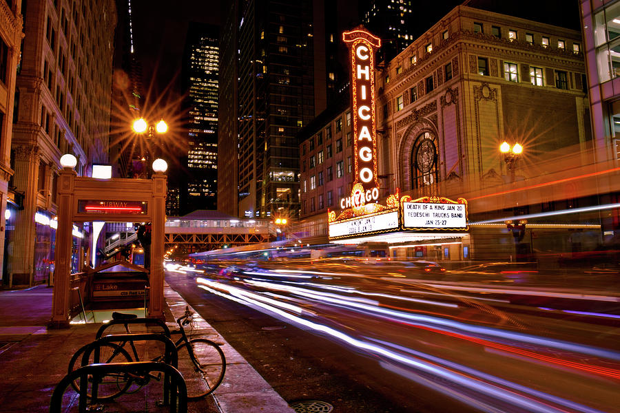 The Chicago Theatre Photograph by Linda Unger