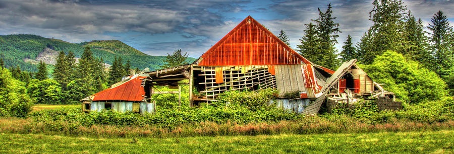 The Cloverdale Barn 3 Photograph by Richard J Cassato