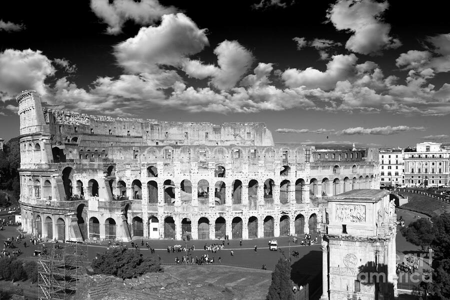The Colosseum Photograph - The Colosseum black and white - Rome by Stefano Senise