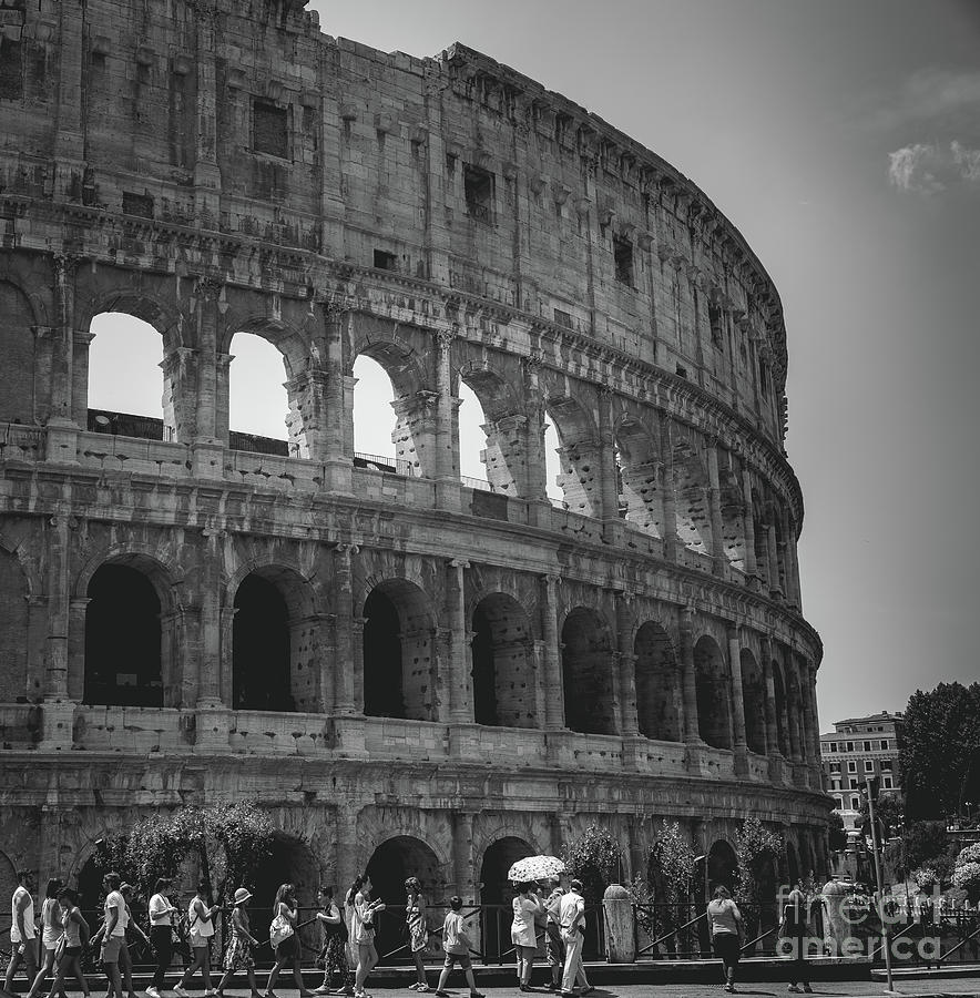 The Colosseum, Rome Italy Photograph by Perry Rodriguez