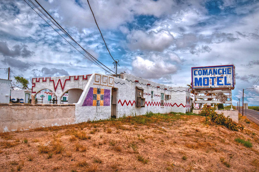 The Comanche Motel Photograph by Linda Unger