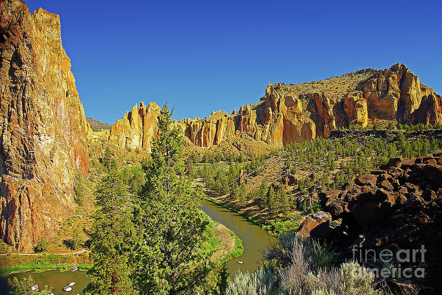 The Crooked River in Smith Rock State Park Oregon Photograph by Rich Walter