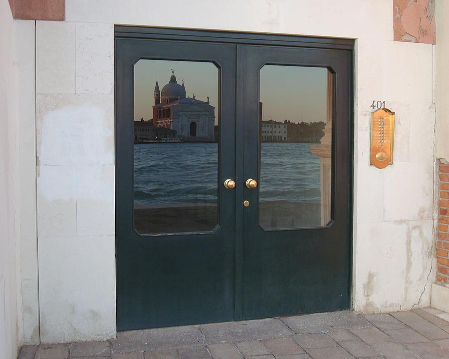 Venice - The Door To Venice Photograph by Yuri Tomashevi