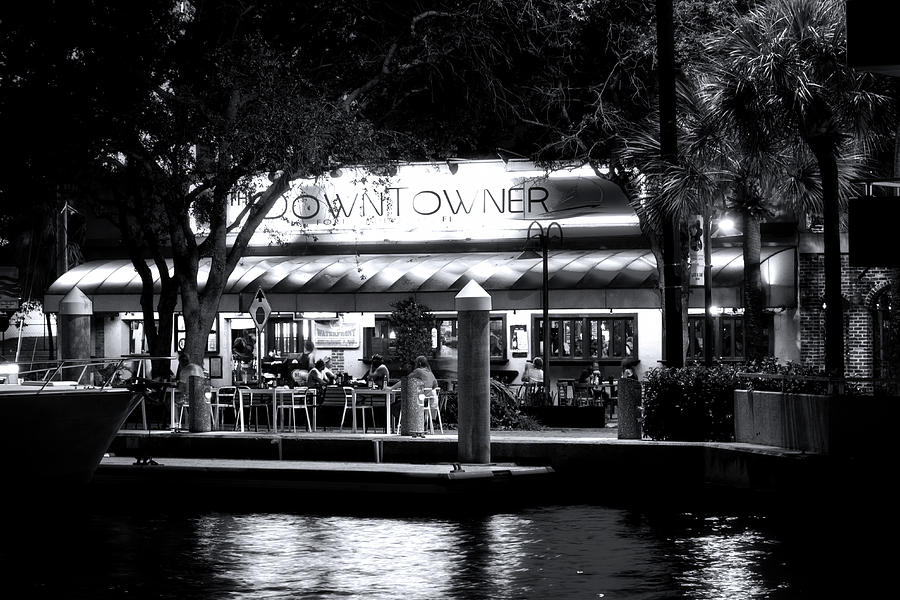 The Downtowner Photograph by Mark Andrew Thomas