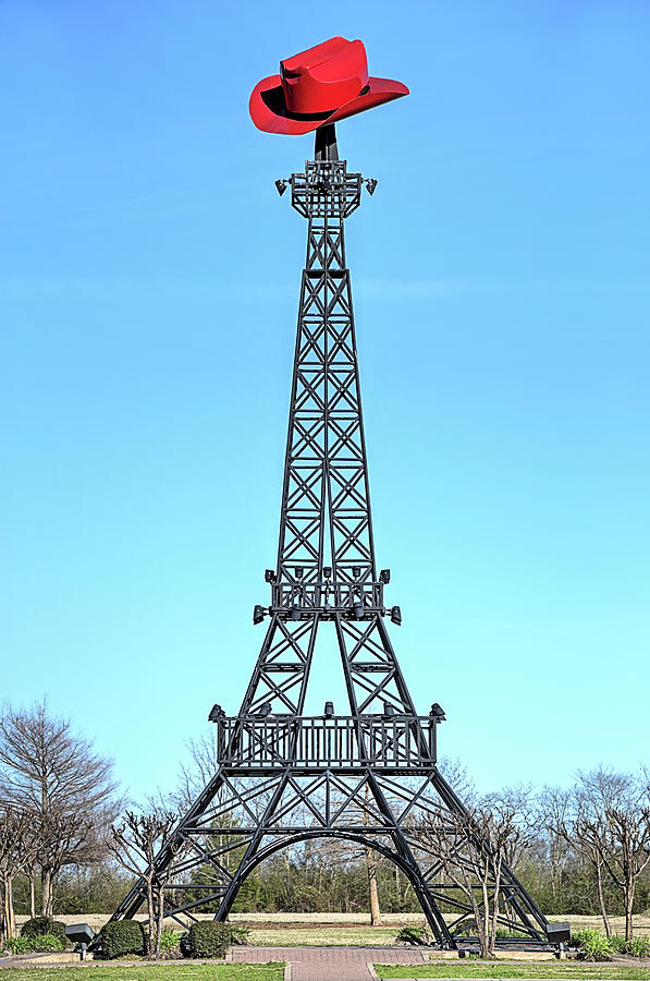 A replica Eiffel Tower with a Texas accent in Paris, Texas 