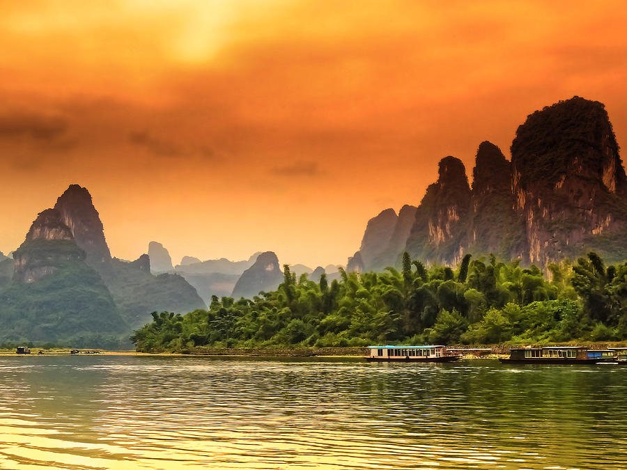 The Evening Rendered The Entire Landscape-china Guilin Scenery Lijiang River In Yangshuo Photograph