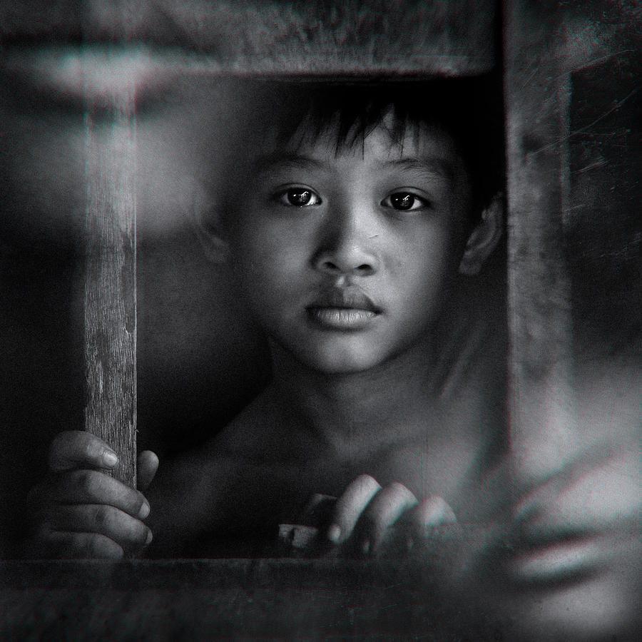 Black And White Photograph - The Face by Abi Danial
