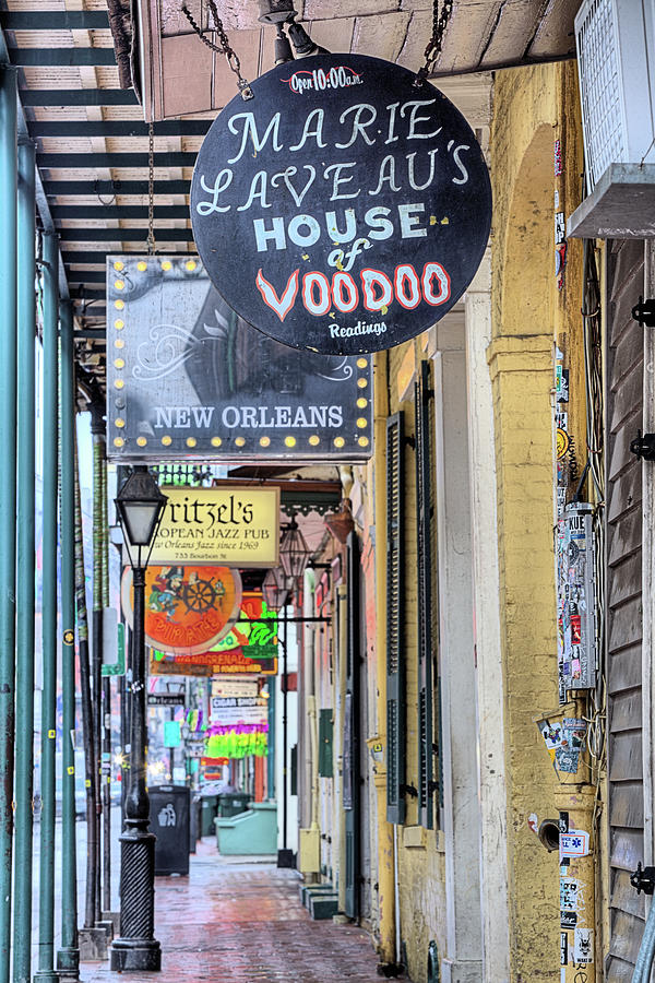 New Orleans Photograph - The French Quarter by JC Findley