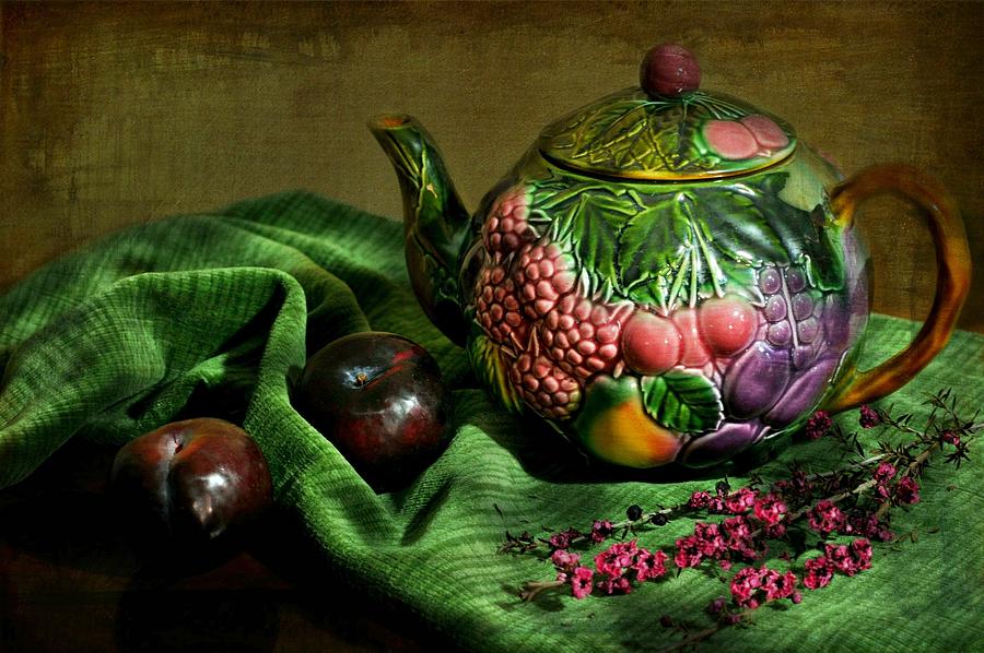 The Fruitful Teapot Photograph by Diana Angstadt