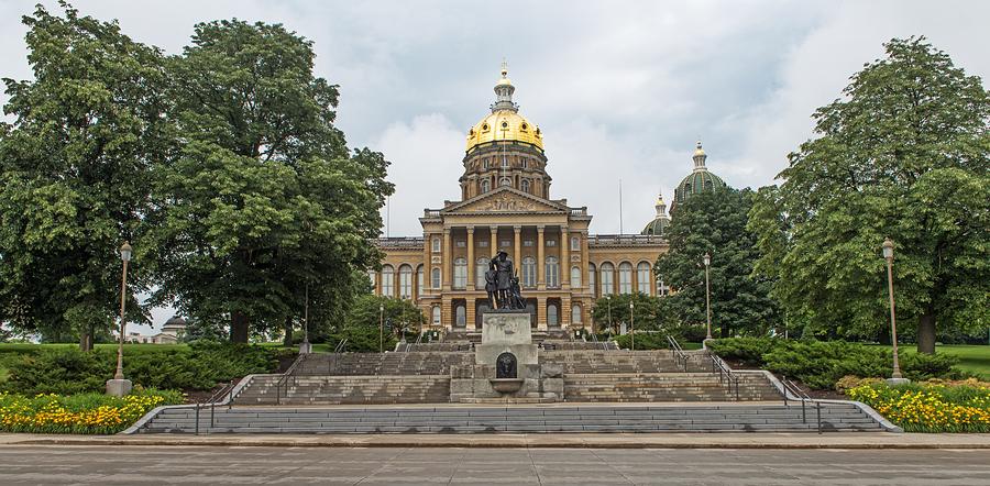 The Golden Dome of Iowa State Capitol Photograph by Willie Harper