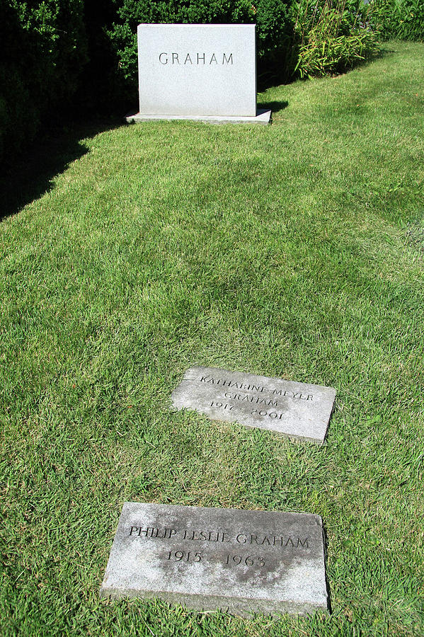 The Grave Of Katherine Graham Photograph by Cora Wandel