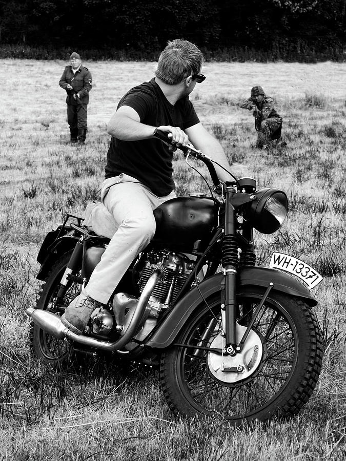 Steve Mcqueen Photograph - The Great Escape by Mark Rogan