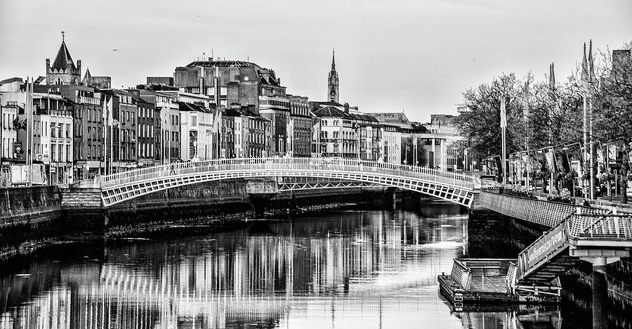 The Ha Penny Bridge in Dublin Ireland Photograph by Bill Cannon