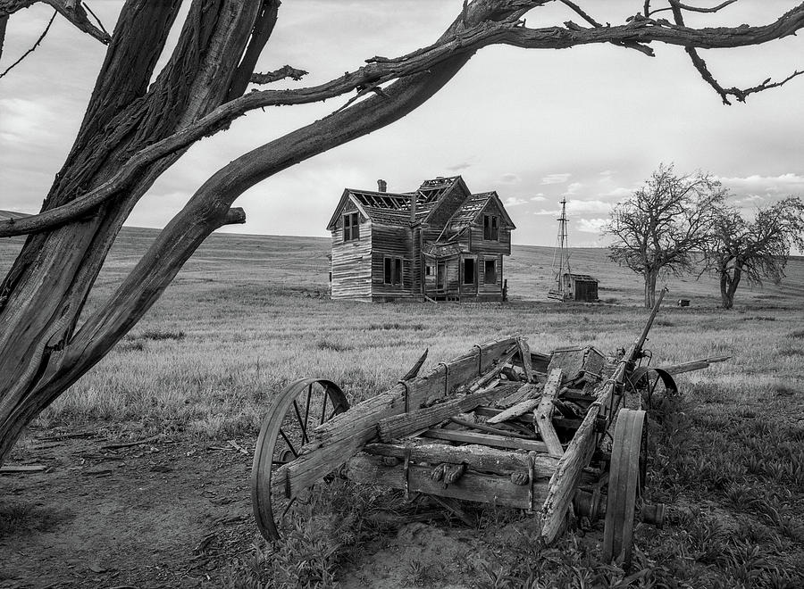Abandoned Photograph - Nelson House by Dun Photo