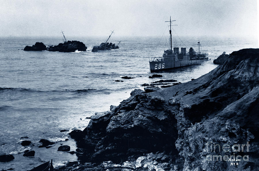 Destroyer Photograph - The Honda Point disaster  when U S Navy lost 7 Destroyers on Sept. 1923 by Monterey County Historical Society