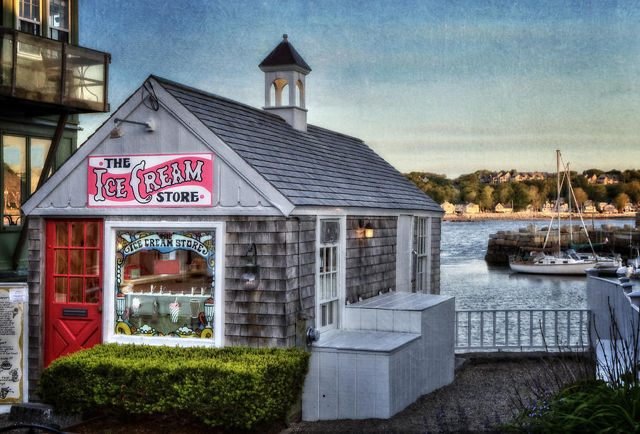 Primary Colors Photograph - The Ice Cream Store by Susan Candelario