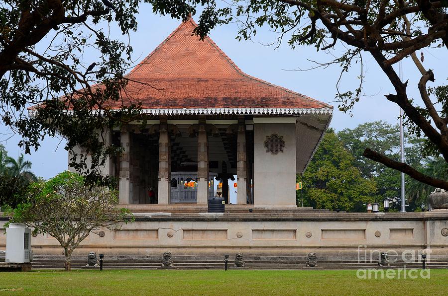 The Independence Memorial Monument in Cinnamon Gardens Colombo Sri Lanka Photograph by Imran Ahmed