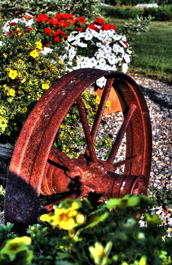 The last wagon wheel Photograph by David Matthews