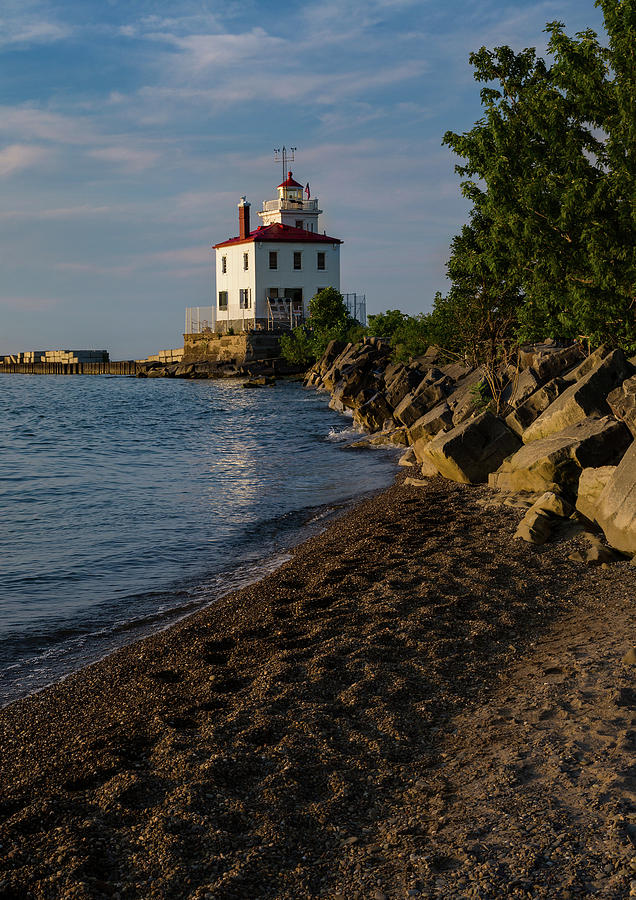 The Lighthouse at Fairport Harbor Photograph by Dale Kincaid