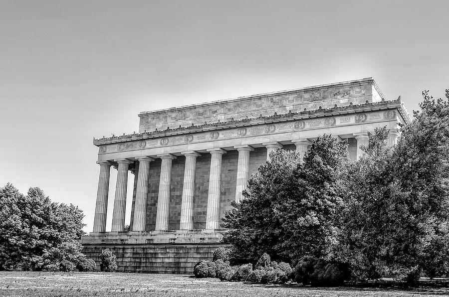 The Lincoln Memorial in Black and White Photograph by Bill Cannon