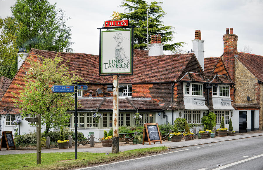 The Links Tavern Photograph by Michael Hope