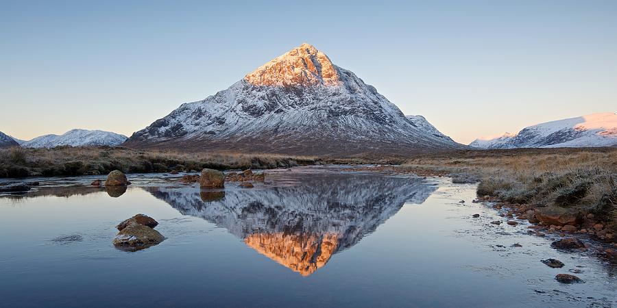 The Majestic Peak of Stob Dearg Photograph by Stephen Taylor