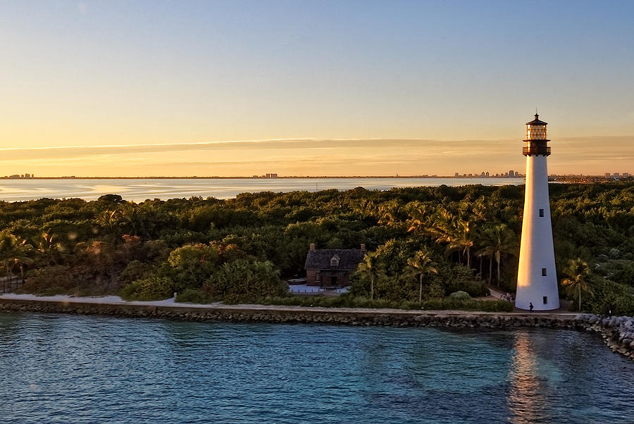 The Miami Lighthouse   Photograph by Lars Lentz