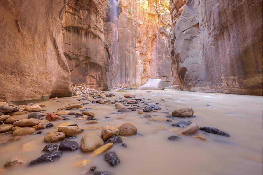 The Narrows Floating Rock Photograph by Paul Schultz