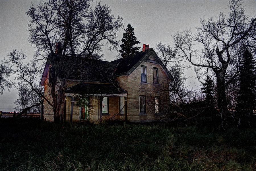The old farm house Photograph by David Matthews