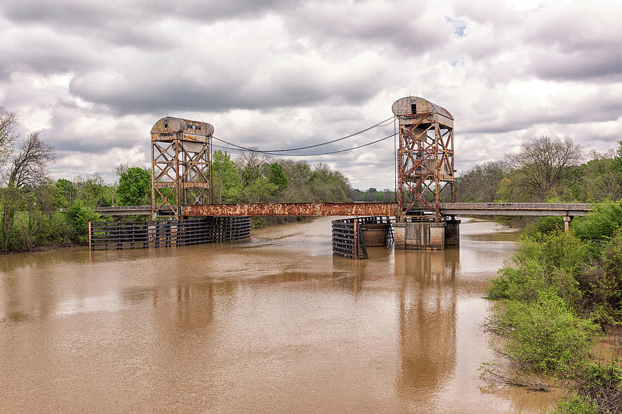 The Old LIft Bridge Photograph by Victor Culpepper