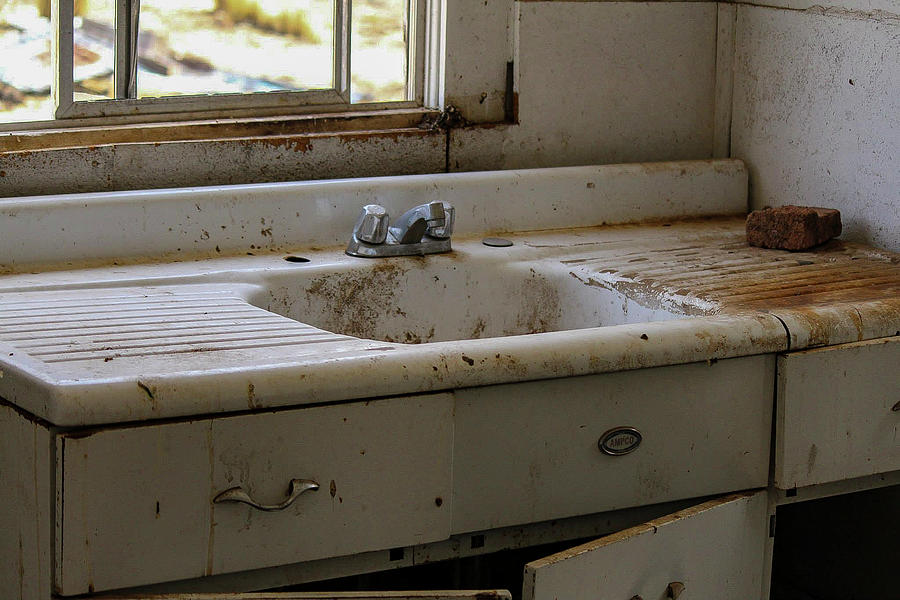 The Old Sink Photograph by Teresa Wilson